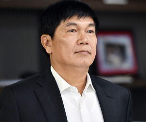 VN-Index xuống đáy mới, Forbes thôi tính tài sản 2 tỷ phú Việt