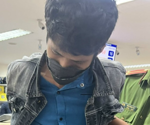 Nam thanh niên dùng súng và bom giả xông vào cướp ngân hàng giữa ban ngày
