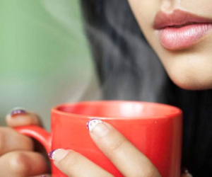 Một kiểu uống nước đã bị WHO cảnh báo rằng có khả năng gây ung thư