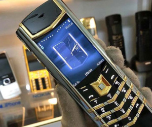 Sắp bán đấu giá 14 điện thoại Vertu và 11 đồng hồ Rolex, Hublot giá hơn 3,9 tỷ