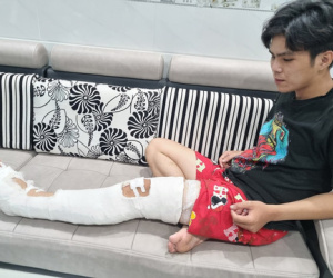 Người bán hàng rong gãy chân khi giằng co với lực lượng trật tự đô thị