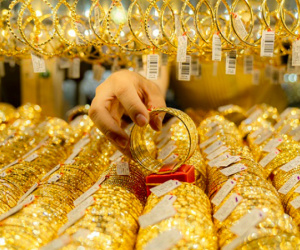 Nghịch lý: Giá vàng liên tiếp tăng, người mua vẫn lỗ nặng