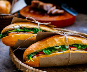 Bánh mì là món ăn quen thuộc của người Việt nhưng 5 nhóm người được khuyến cáo không ăn thường xuyên để an toàn cho sức khỏe