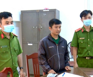 Bắt chuyên viên ngân hàng làm giả giấy tờ để vay vốn hàng tỷ đồng
