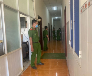Phát hiện cặp vợ chồng tử vong trong nhà nghỉ, mỗi người một tư thế