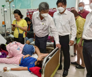 Hơn 100 học sinh nhập viện nghi bị ngộ độc thực phẩm