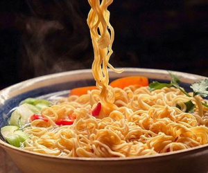 Nhiều người vô tư ăn mỳ tôm mà không biết có thể mắc 'cả tỷ bệnh nguy hiểm'