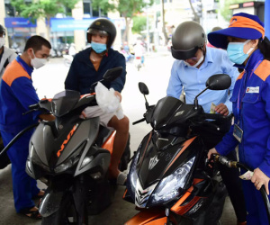 Giá xăng có quay đầu giảm sau 4 lần tăng liên tiếp?