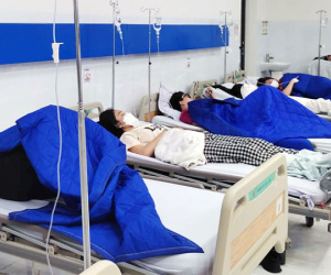 Một bé trai tử vong trong vụ 257 học sinh nghi bị ngộ độc tại trường Ischool Nha Trang