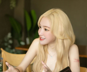 Elly Trần lần đầu giải thích nguyên do 'nhan sắc khác lạ' khi lên hình