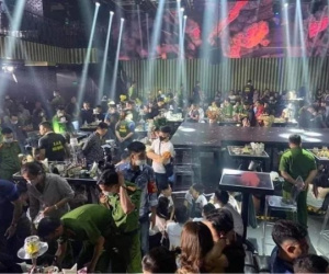 Hàng trăm cảnh sát 'đột kích' vũ trường Hoàng Gia lớn nhất Hải Phòng