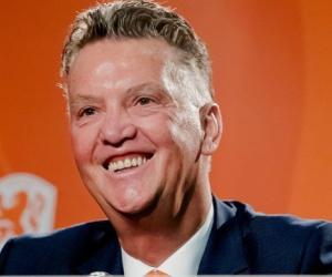 Chuyện chưa kể về Van Gaal: 25 lần xạ trị, ngồi xe lăn, đối mặt tử thần vẫn quyết vô địch World Cup