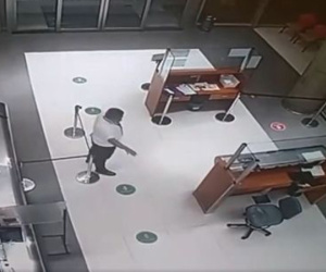 'Rợn tóc gáy' hình ảnh bảo vệ bệnh viện 'trò chuyện' với bệnh nhân ma giữa đêm