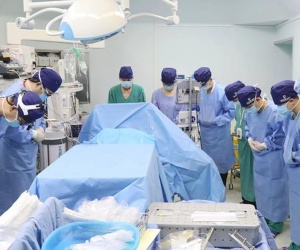Vợ qua đời ngay trong ngày đoàn tụ với chồng sau 3 năm xa cách, hành động sau đó càng khiến triệu dân mạng cảm động