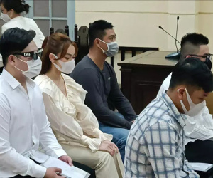 Trang Nemo và đồng phạm ra tòa vẫn dát hàng hiệu