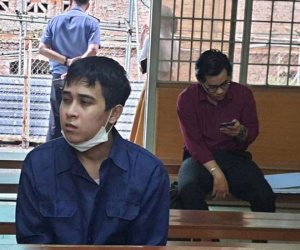Lẻn vào trộm cắp rồi tiện tay đốt luôn công ty cũ