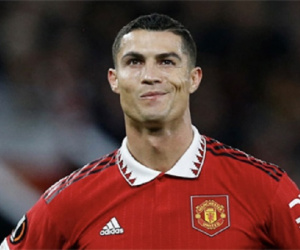 NÓNG: Man United thông báo chia tay Ronaldo