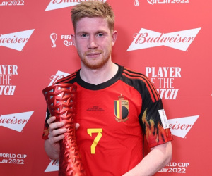 Kevin De Bruyne xấu hổ khi nhận giải Cầu thủ xuất sắc nhất trận Bỉ - Canada