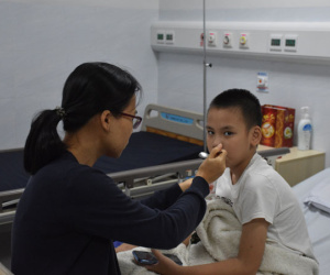 6 ngày thấp thỏm chăm con trong viện của phụ huynh Ischool Nha Trang
