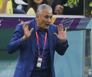 HLV Tite trấn an CĐV Brazil, tiết lộ cơ hội đá World Cup 2022 của Neymar sau chấn thương ở trận ra quân