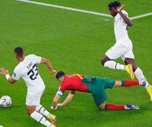 Fan xỉ vả Ronaldo ăn vạ để kiếm penalty