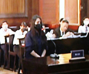 Clip: 'Dì ghẻ' Nguyễn Võ Quỳnh Trang vừa khóc vừa khai trước tòa