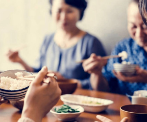 Mẹ chồng chê con dâu nấu ăn dở, con trai dứt khoát dọn ra khỏi nhà
