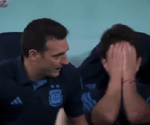 Trợ lý HLV Argentina khóc nấc, không thở nổi khi chứng kiến siêu phẩm của Messi