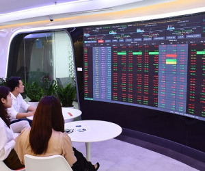 Tài sản bốc hơi hàng tỷ USD, 'ông lớn' tháng 3 lần giải trình