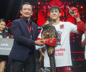 'Độc cô cầu bại' – Duy Nhất lần đầu giành đai MMA chuyên nghiệp