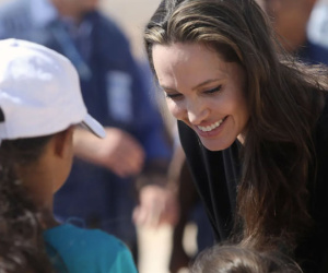 Angelina Jolie: Hành trình trở thành nhà hoạt động xã hội nhiệt huyết và nỗ lực làm một người mẹ 'đủ tốt'