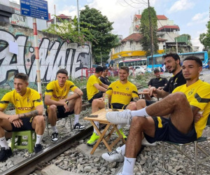 Hà Nội: Xác minh thông tin cầu thủ CLB Dortmund ngồi cà phê đường tàu