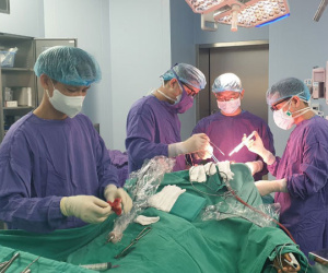Người đàn ông chảy máu não, hôn mê do chủ quan với sốt xuất huyết