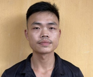 Thanh niên vác súng tự chế đến nhà 'đối thủ' bắn 'dằn mặt'