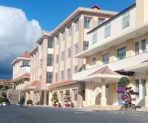 Một người chết, 5 người nhập viện nghi do ngộ độc rượu