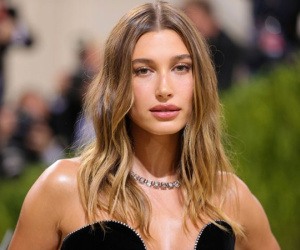 Hailey Bieber có u to bằng quả táo trong buồng trứng