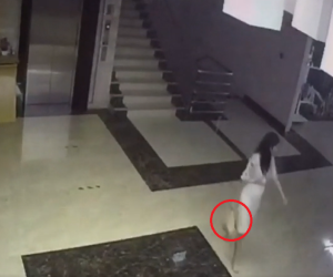 Bé sơ sinh bị vứt ở bãi rác, camera giám sát bóc trần hành động nhẫn tâm của người mẹ trẻ