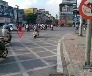 Gặp vạch kẻ đường mắt võng đi như thế nào để không bị phạt?
