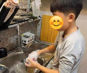 Cậu bé lớp 5 viết đơn xin làm thêm để có tiền trang trải học phí, điều kiện kèm theo khiến 'bên tuyển dụng' sốc lên sốc xuống