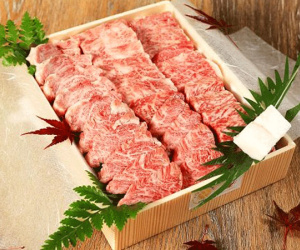 Hộp quà Tết tràn ngập bò Kobe, giá hàng chục triệu đồng