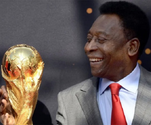 Vua bóng đá Pele hồi tỉnh sau cơn nguy kịch, tiếp tục cổ vũ Brazil