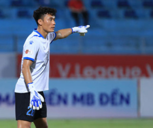 Thủ môn Bùi Tiến Dũng chia tay TP.HCM để gia nhập CAHN