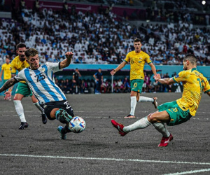 Điểm nhấn Argentina 2-1 Australia: Khoảnh khắc Messi & pha tắc bóng kinh điển của Lisandro