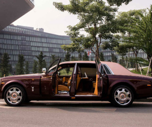 Xe siêu sang Rolls-Royce Lửa Thiêng của ông Trịnh Văn Quyết lại chờ buổi đấu giá lần 3