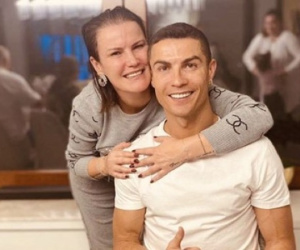 Chị gái Ronaldo lên mạng đòi lại công bằng cho em trai