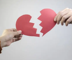 Kết hôn 10 năm, vợ kiên quyết ly dị chồng vì một thói quen