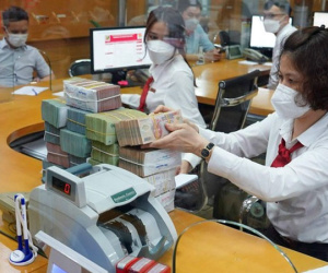 Bơm 240.000 tỷ đồng vào nền kinh tế để 'hạ nhiệt' lãi suất cho vay