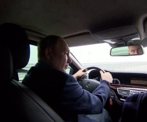 Tại sao ông Putin lái Mercedes đi thăm cầu Crimea?