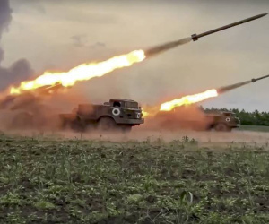 Nga tập kích kho chứa tên lửa hệ thống HIMARS, triển khai đoàn tàu bọc thép