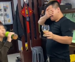 Nuôi con 4 năm lần đầu tiên nghe được tiếng gọi 'bố', người đàn ông bật khóc vì lý do này